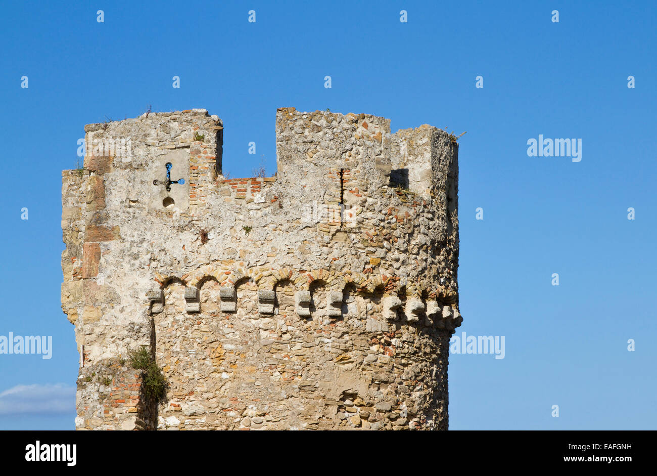 Le rovine di una vecchia torre di castello di Termoli Italia Foto Stock