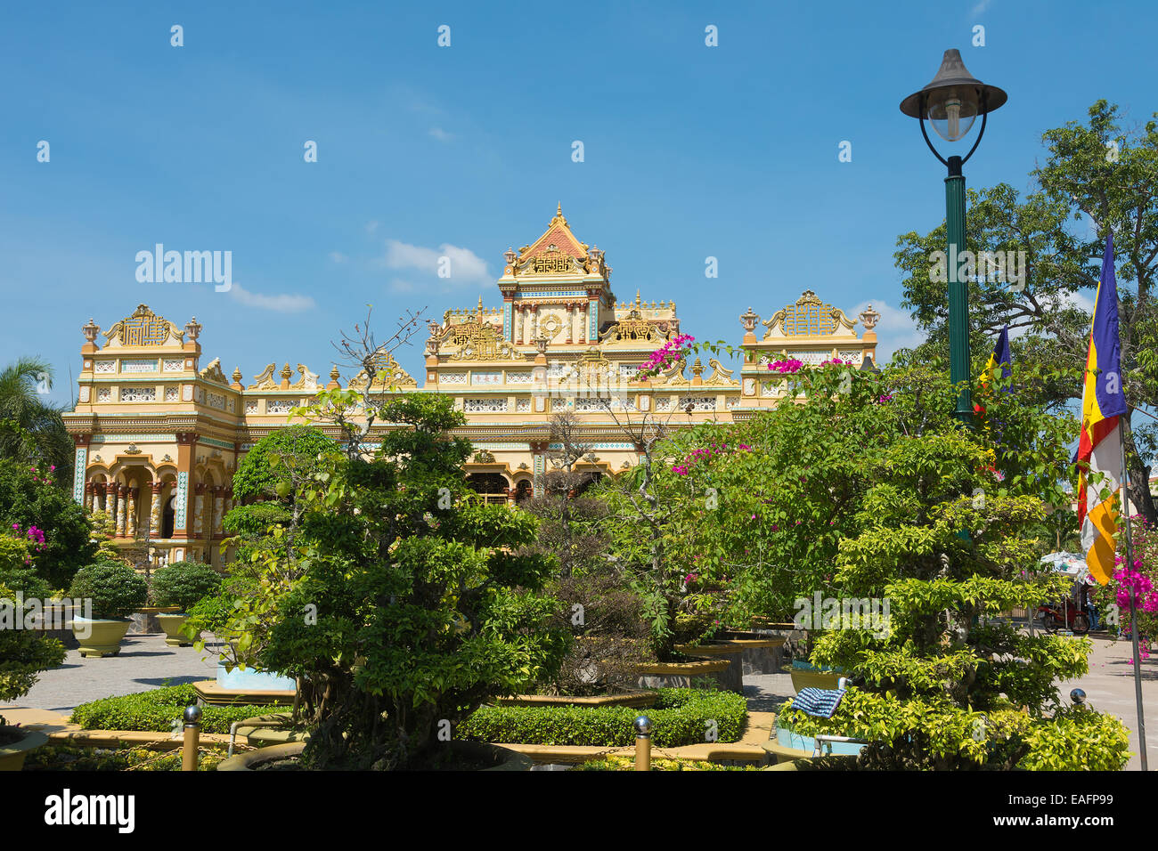 Vinh Trang Pagoda Vietnam vista giardino Foto Stock
