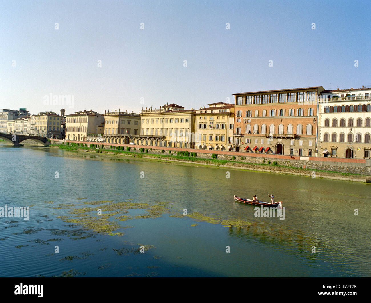 L'Italia, Toscana, Firenze, Arno, barca Foto Stock