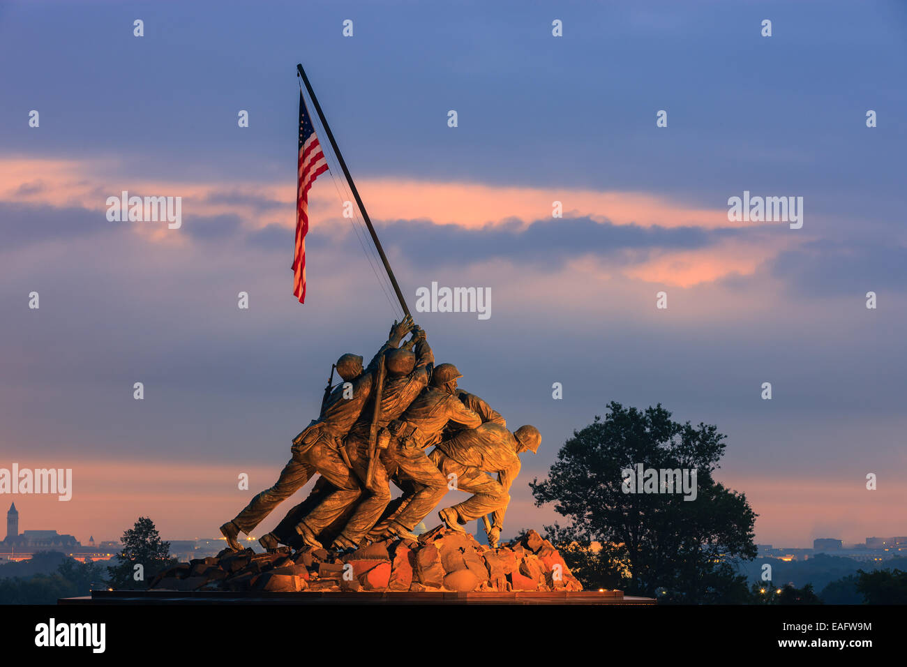 US Marine Corps War Memorial, noto anche come il Memorial Iwo-Jima ad Arlington, Virginia, Stati Uniti d'America. Foto Stock