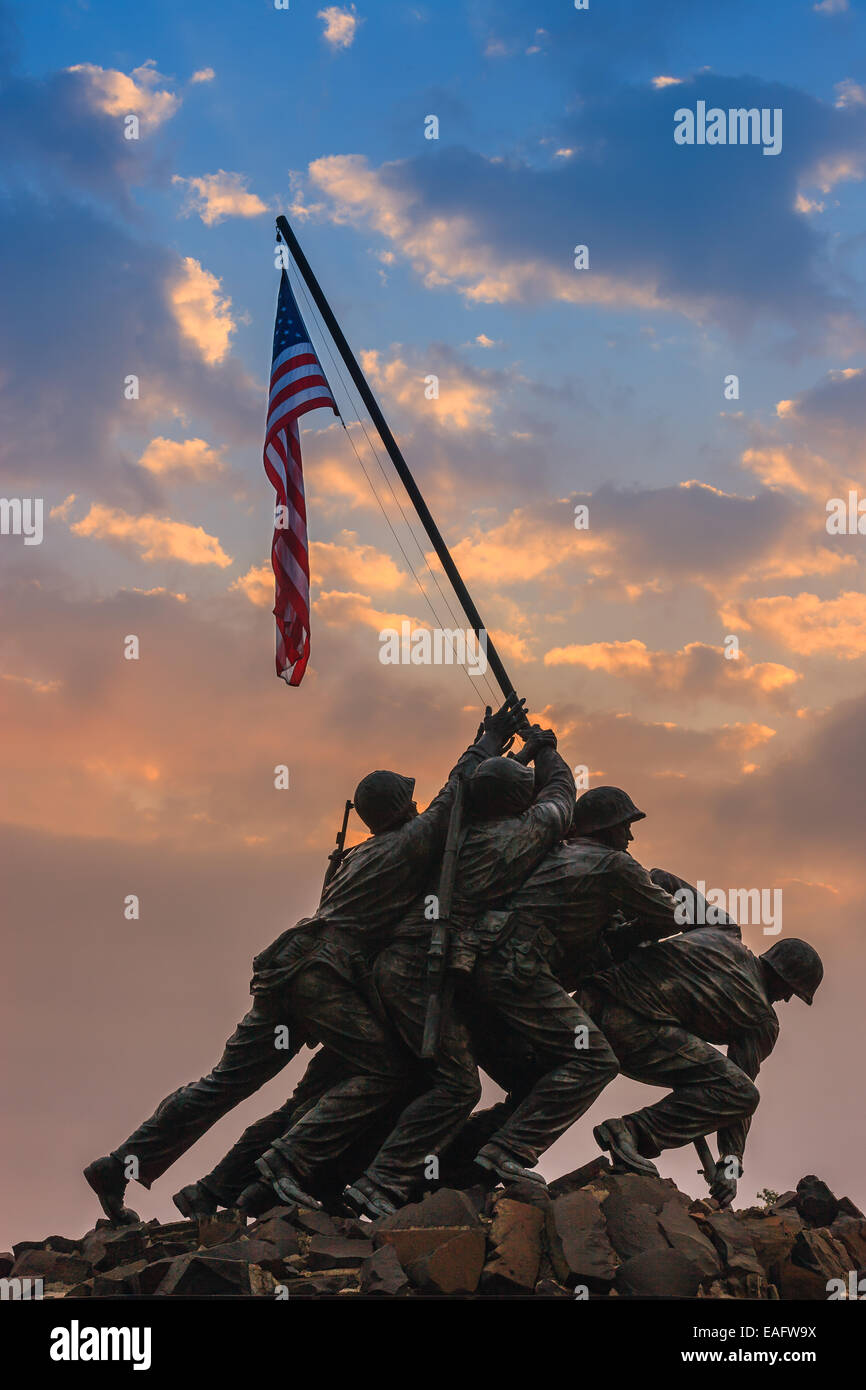 US Marine Corps War Memorial, noto anche come il Memorial Iwo-Jima ad Arlington, Virginia, Stati Uniti d'America. Foto Stock
