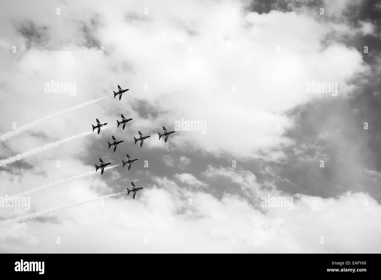 Le frecce rosse display di volo presso il Malta International Airshow di 2014, il flanker piegare la formazione Foto Stock