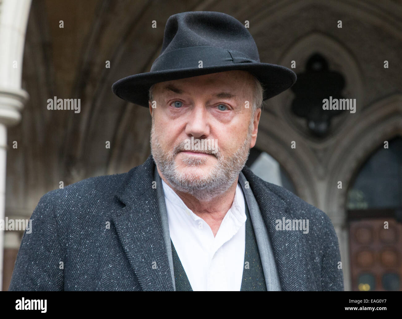 George Galloway arriva l Alta Corte di fornire prove per l'inchiesta nella morte di Moazzam Begg Foto Stock George Galloway arriva l Alta Corte di fornire prove per l'inchiesta nella morte di Moazzam Begg Foto Stock