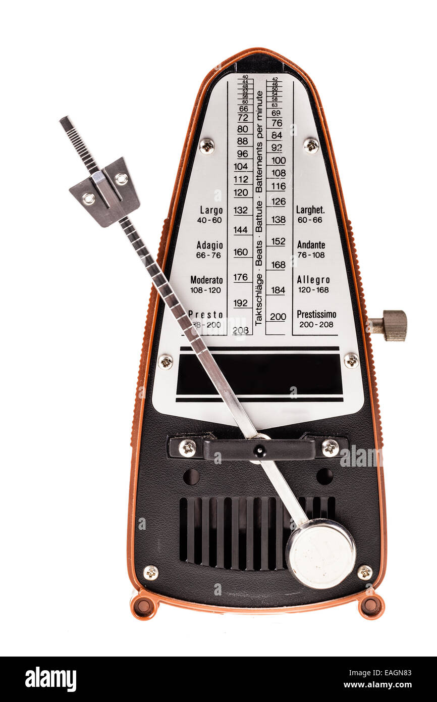 Un piccolo metronomo isolate su uno sfondo bianco Foto Stock