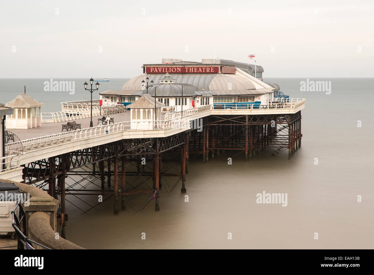 Cromer Pier, Norfolk, Regno Unito, costruito 1902. Un grado ll elencato la costruzione. Foto Stock