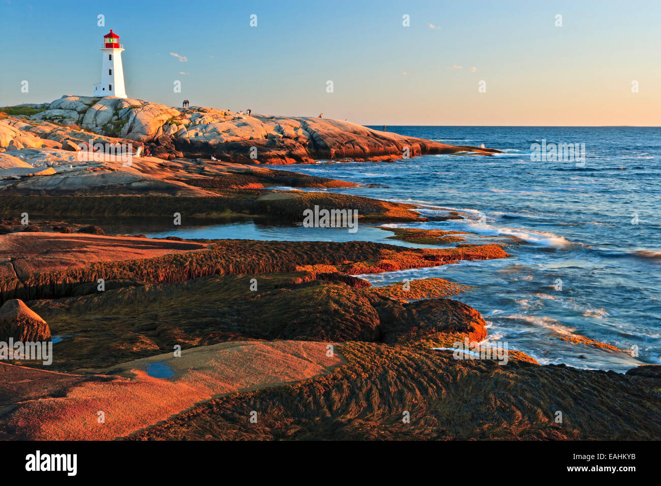 Peggy's Cove Ligthhouse al tramonto, Peggy's Cove, St Margarets Bay, Lighthouse Route, Highway 333, Nova Scotia, Canada. Foto Stock