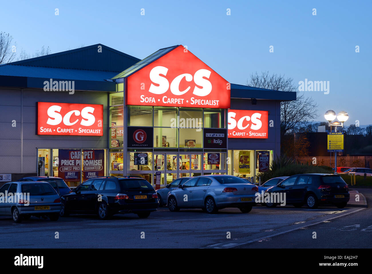 SCS home arredo negozio di notte Foto Stock SCS home arredo negozio di notte Foto Stock