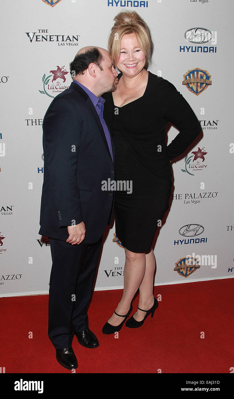Las Vegas, Nevada, USA. Xvi Nov, 2014. L'attrice Caroline Rhea e attore Jason Alexander frequentare il Lili Claire Foundation concerto benefico il 15 novembre 2014 al Venetian Hotel & Casino di Las Vegas, Nevada. Credito: Marcel Thomas/ZUMA filo/Alamy Live News Foto Stock