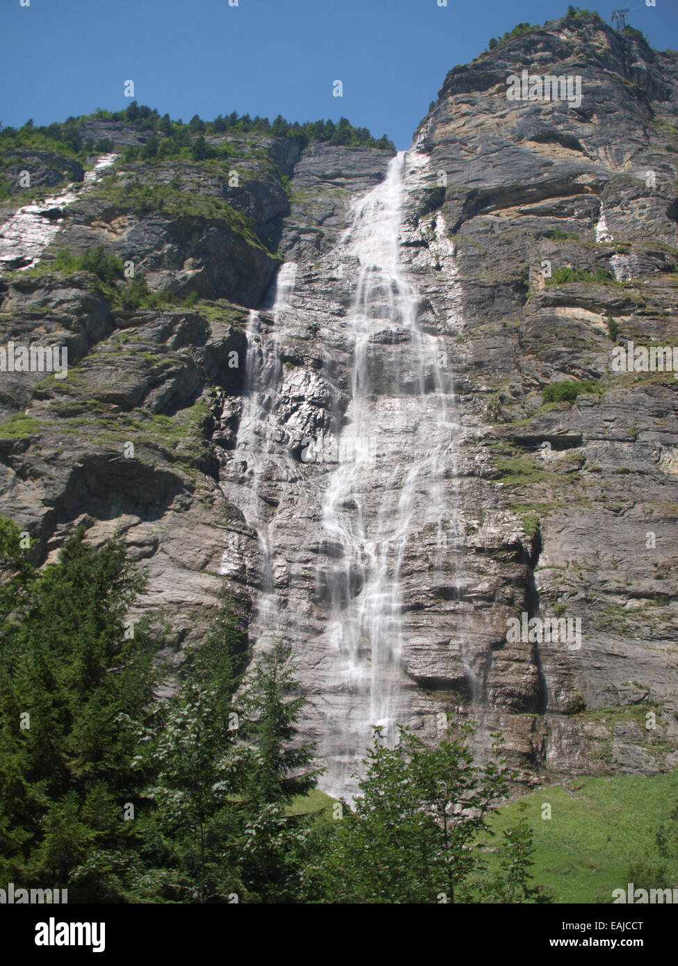 Valle di Lauterbrunnen di 72 cascate Foto stock - Alamy