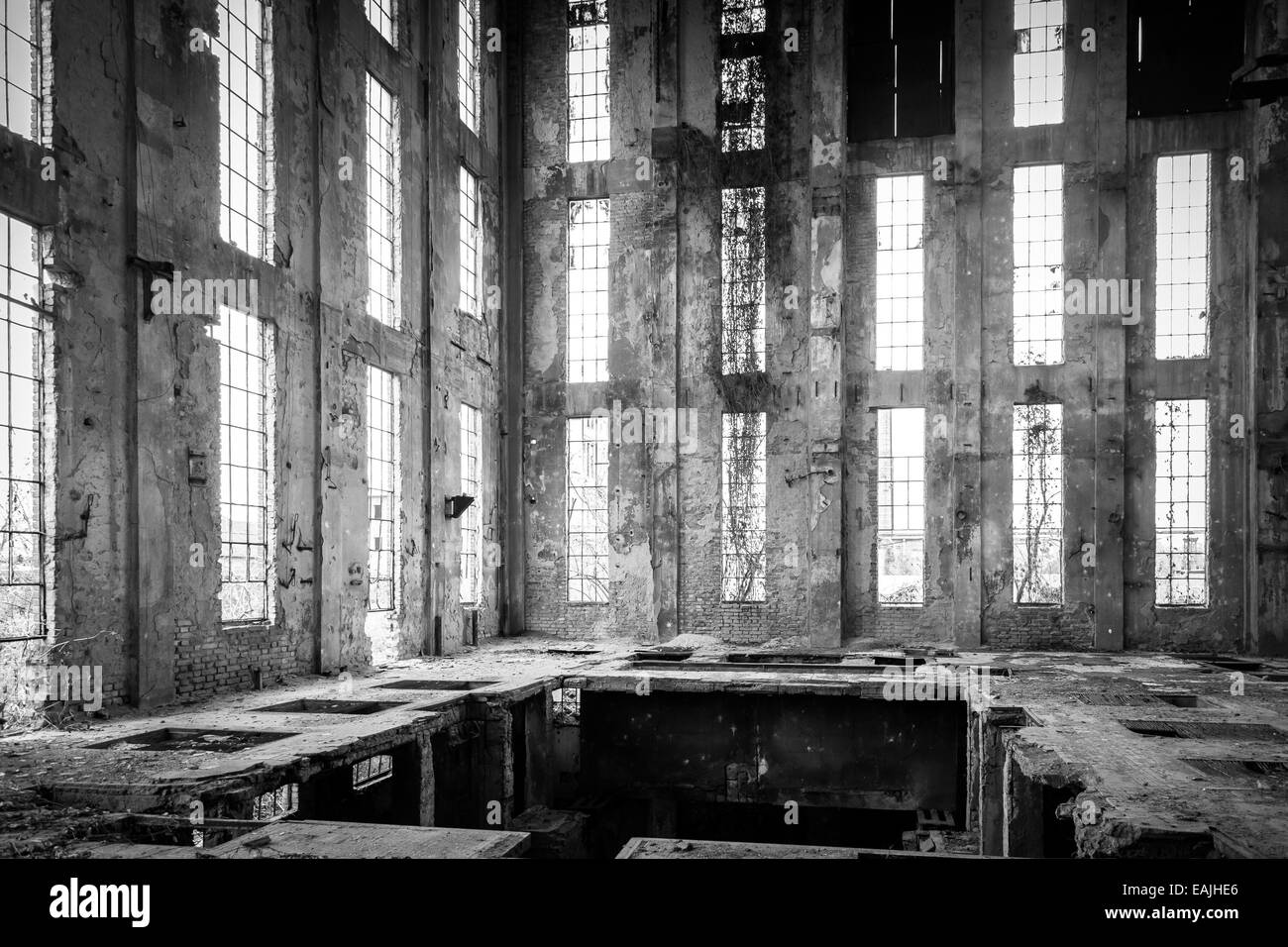Abbandonato industrial interior Foto Stock
