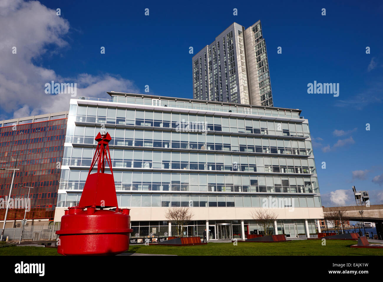 Obel tower e gli uffici DELLO STUDIO ALLEN AND OVERY donegall quay Belfast Irlanda del Nord Foto Stock