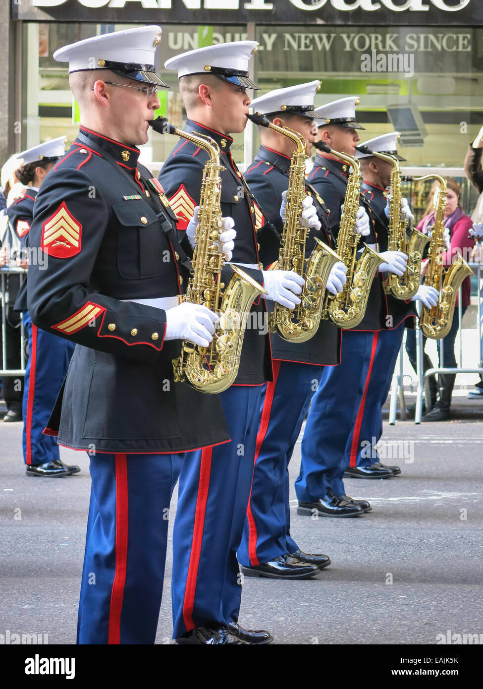 Veterani parata del giorno sulla Fifth Avenue, New York, Stati Uniti d'America Foto Stock