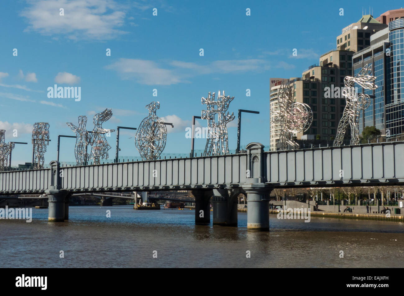 Sandridge Ponte sul Fiume Yarra e dello Skyline di Melbourne, Melbourne, Victoria, Australia Foto Stock