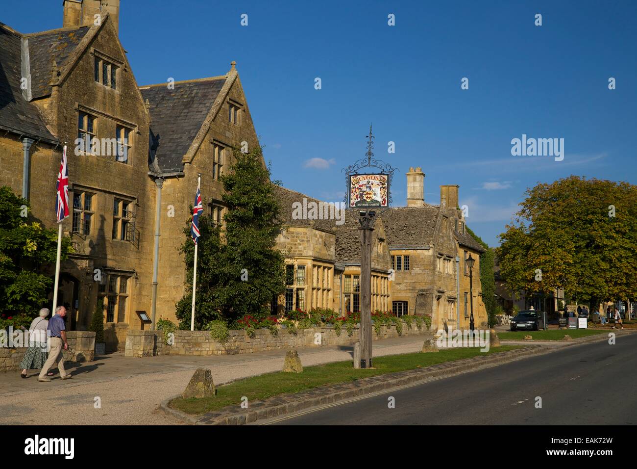 Lygon Arms in sera sunshine, Broadway village, Cotswolds, Worcestershire, England, Regno Unito, GB, Europa Foto Stock