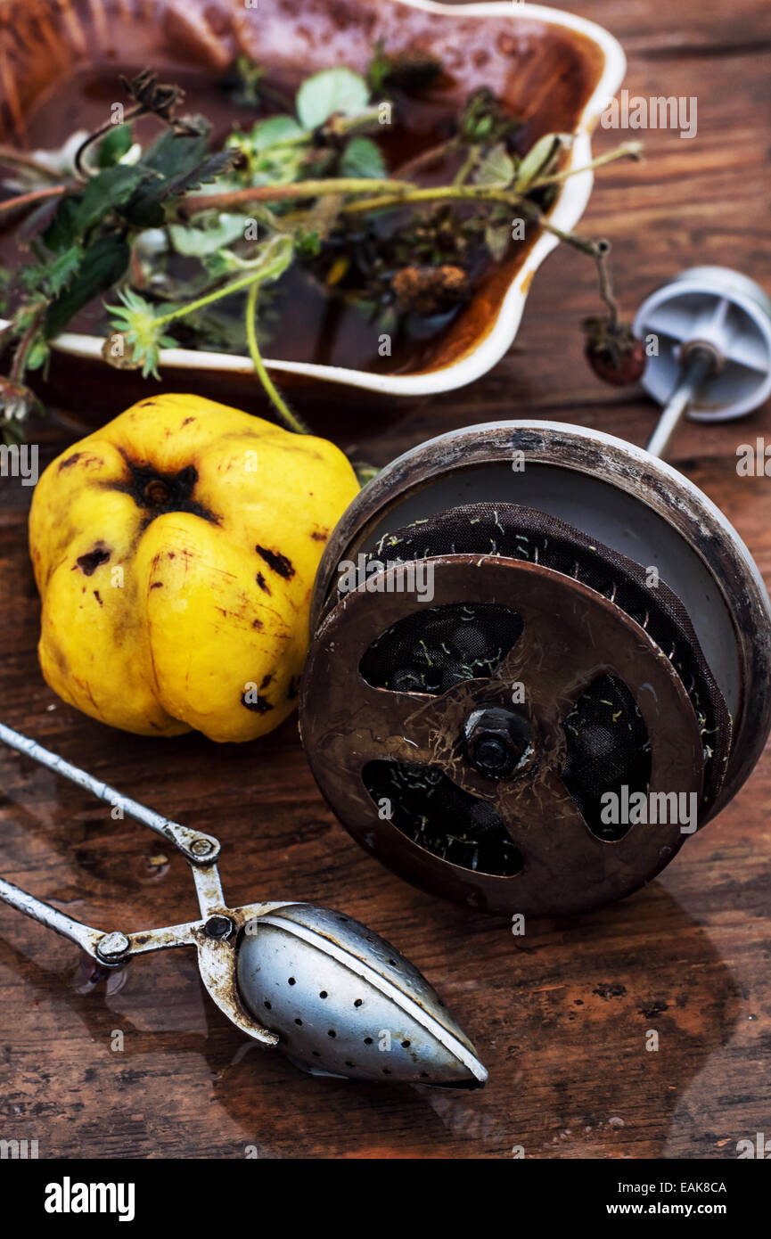 Accessori per la cucina alla frutta tè tè in stile vintage Foto Stock