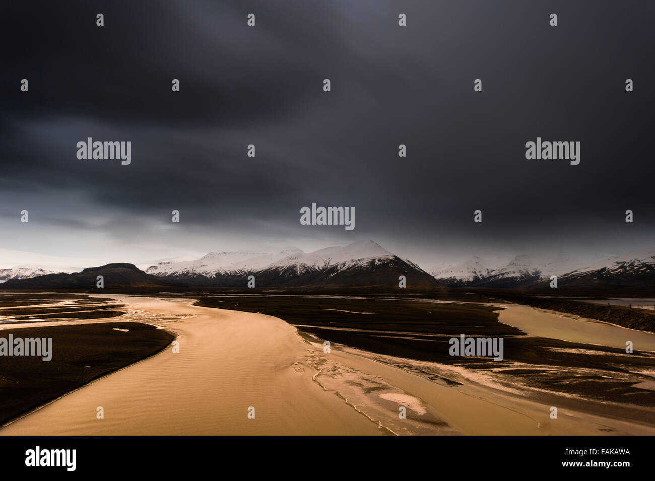 Fiume islandese con il chiaro di luna, Höfn, Islanda Foto Stock