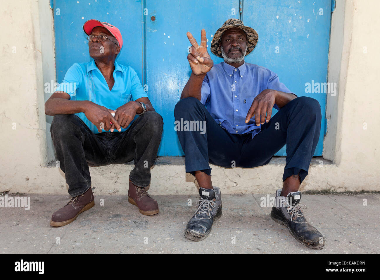Due uomini cubani a l'Avana Vecchia, Havana, Cuba Foto Stock