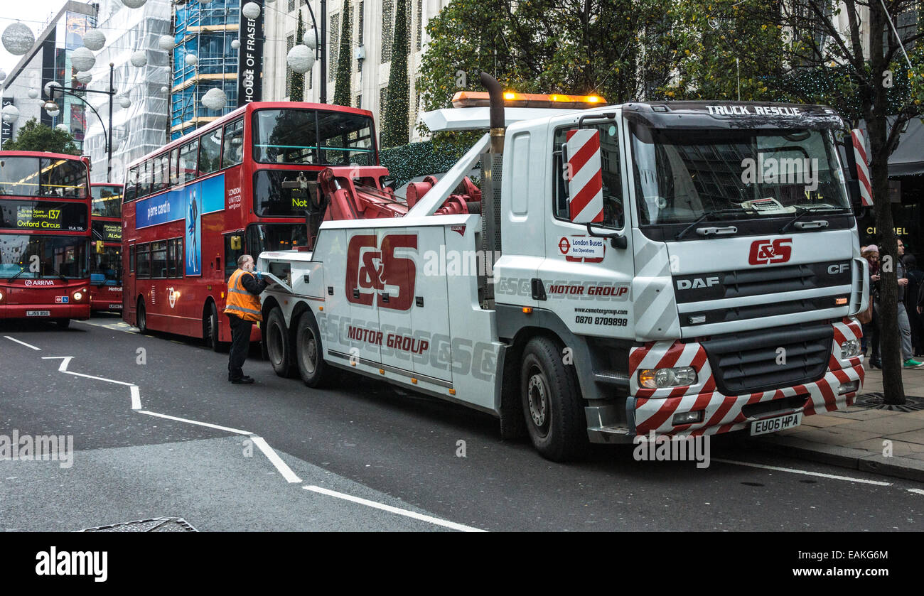 Ripartiti su bus londinese di oxford street Foto Stock