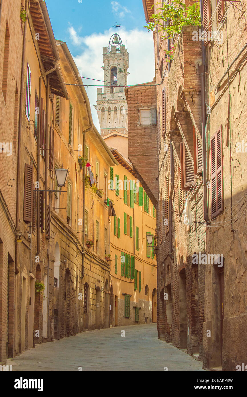 Tortuose strade di Siena, Toscana, Italia Foto Stock