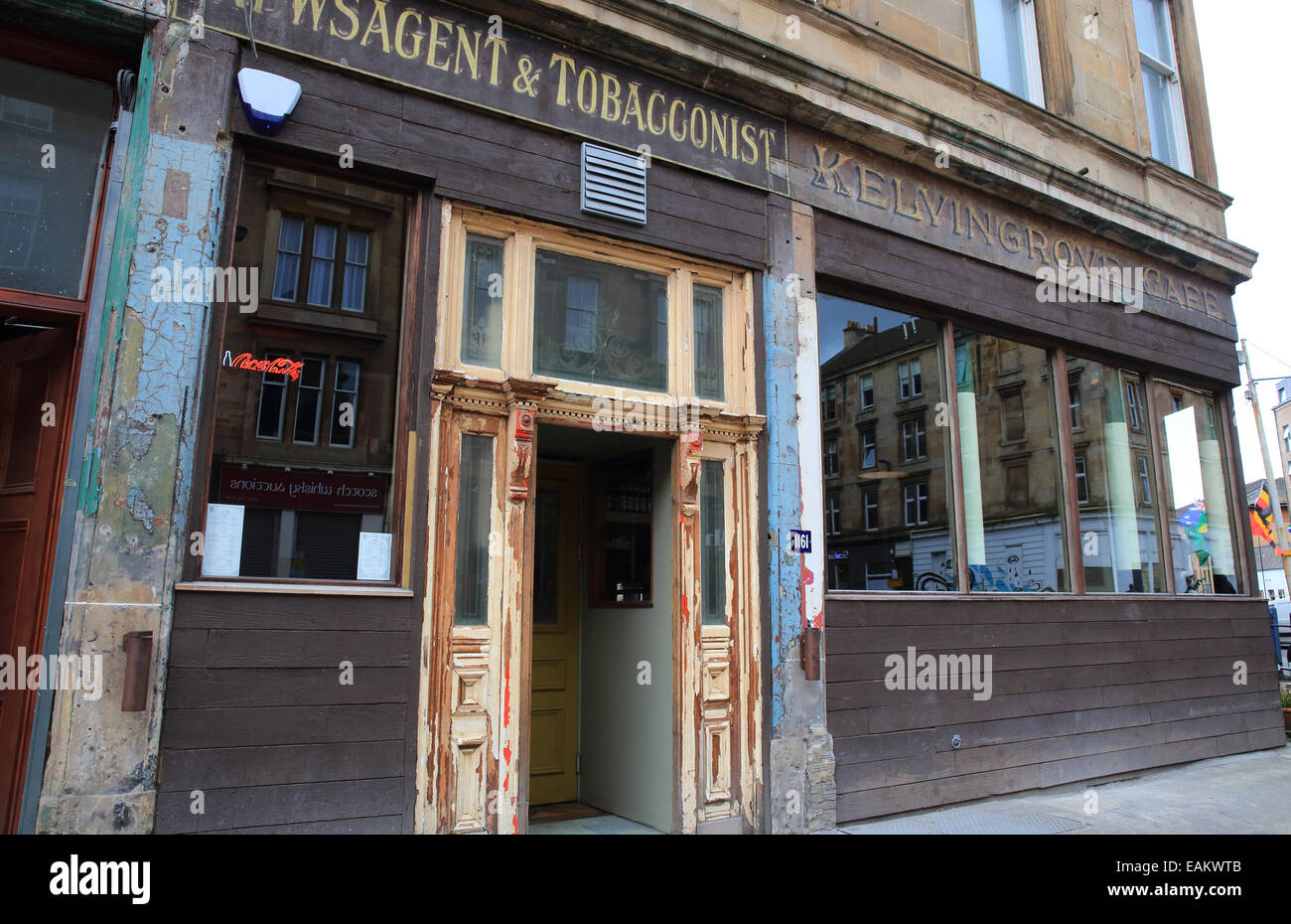 Il Kelvingrove Cafe sul trendy "rigenerato Finnieston Strip', su Argyle Street, Glasgow, Scotland, Regno Unito Foto Stock