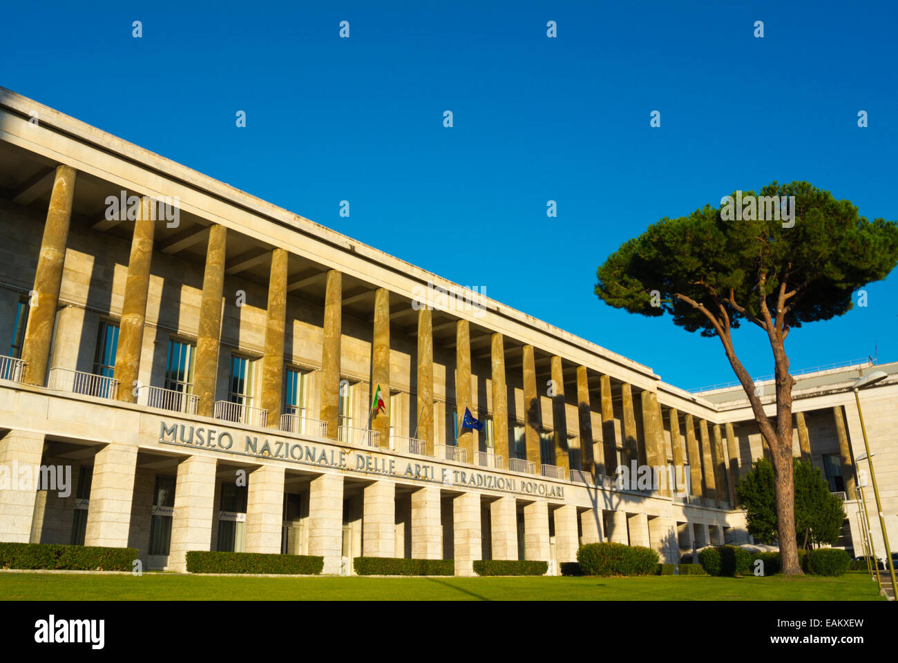 Museo nazionale delle arti e tradizioni popolari, Folk Museum, EUR governo e il quartiere finanziario, Roma, Italia Foto Stock