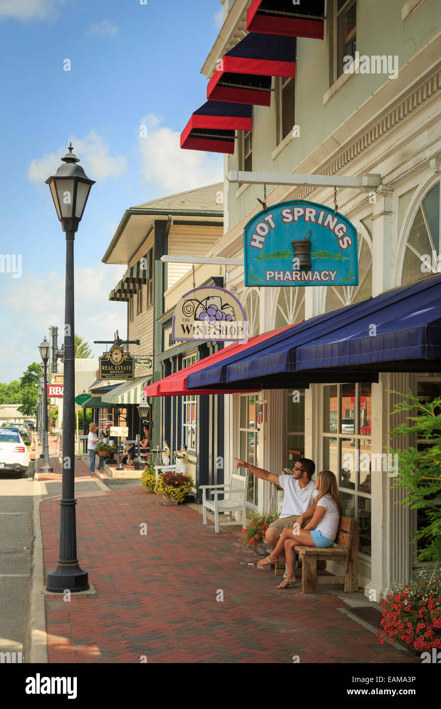 Downtown Hot Springs, bagno County, Virginia, Stati Uniti d'America home della storica Homestead Resort Foto Stock