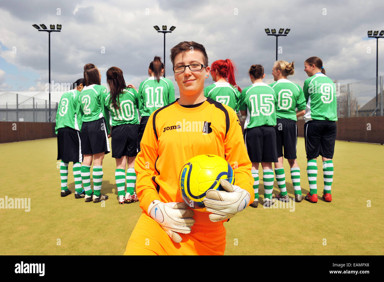 Le donne della squadra di calcio pratica, Bradford College, REGNO UNITO Foto Stock