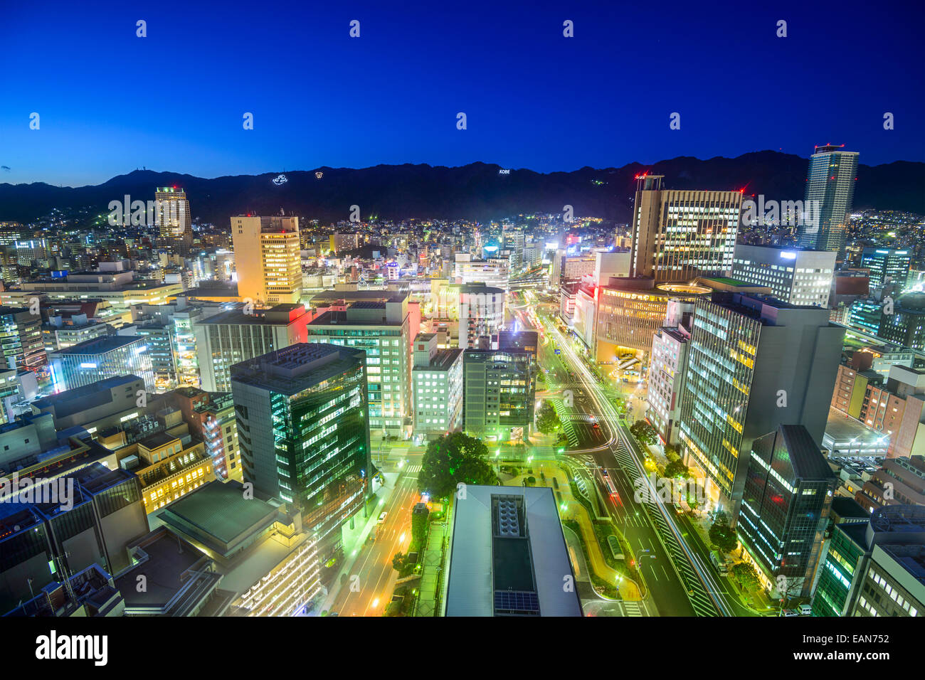Kobe, Giappone skyline della città presso il quartiere di Sannomiya. Foto Stock