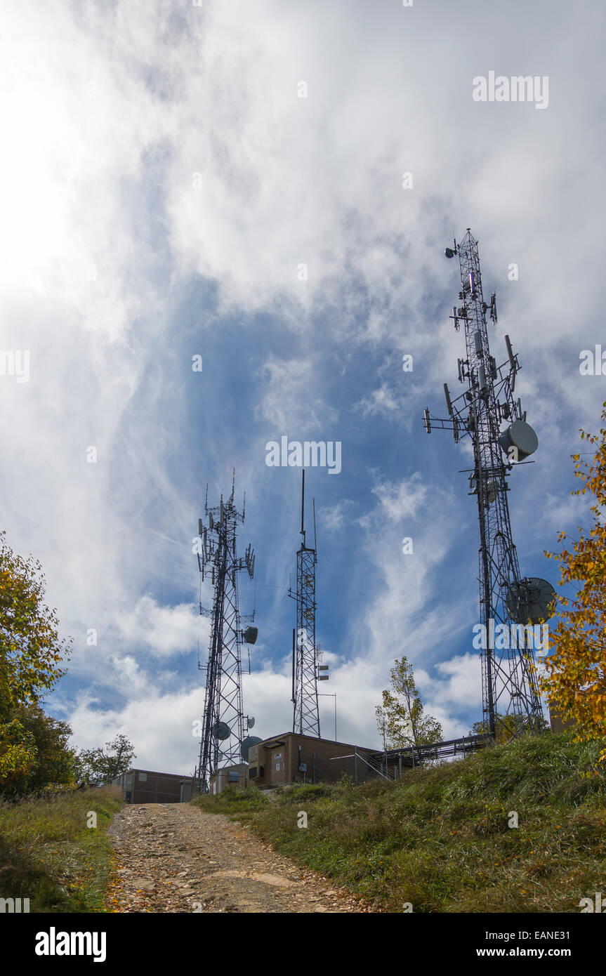 Telefono cellulare le torri di trasmissione Foto Stock