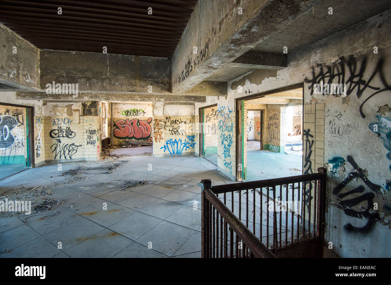 All'interno di abbandonato di alta scuola Foto Stock
