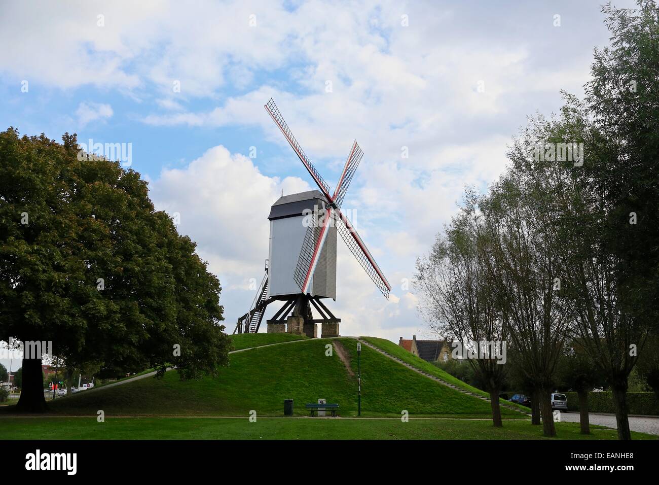 Il mulino a vento di Coelweymolen, Burges città vecchia di Bruges, Belgio. Foto Stock