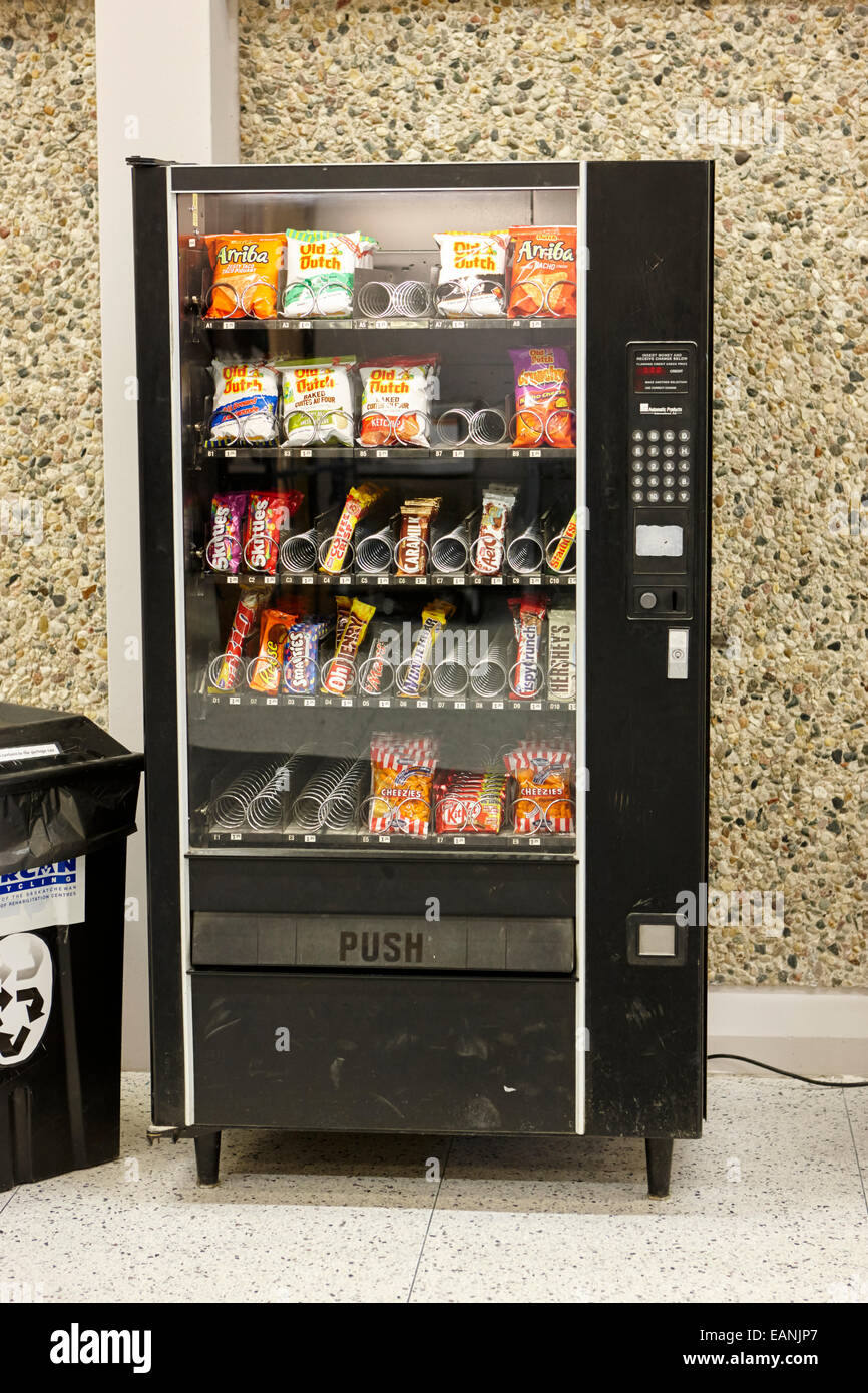 Snack distributore in una high school in America del nord Foto Stock