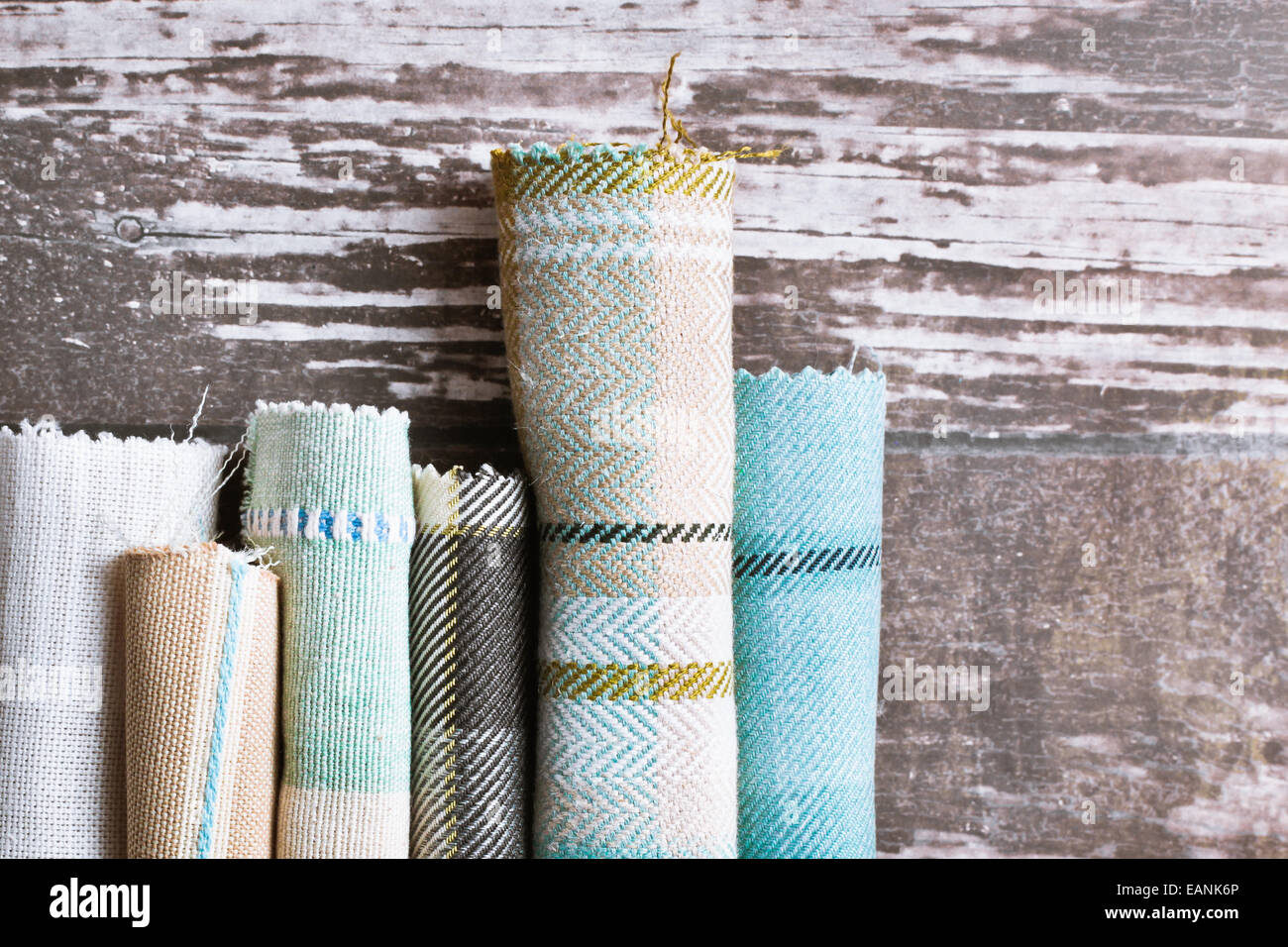 Blu e crema di tartan di rotoli di tessuto Foto Stock