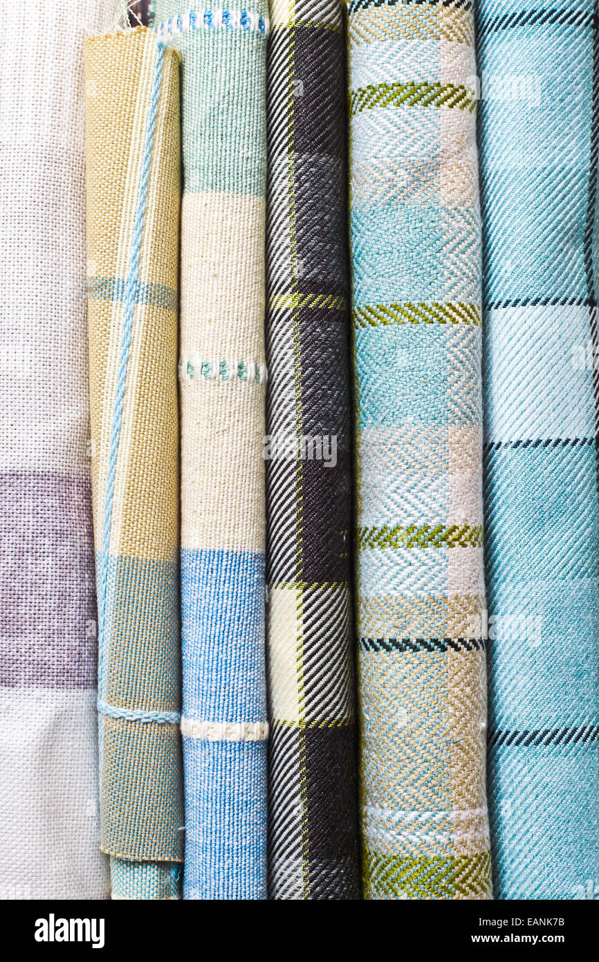 Blu e crema di tartan di rotoli di tessuto Foto Stock
