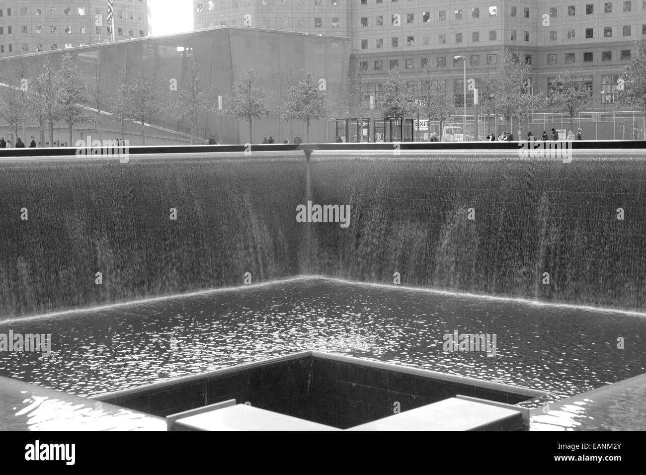 Una vista generale del 9/11 memorial a Ground Zero dove le torri gemelle sorgeva l. 19/11/2011 Foto Stock