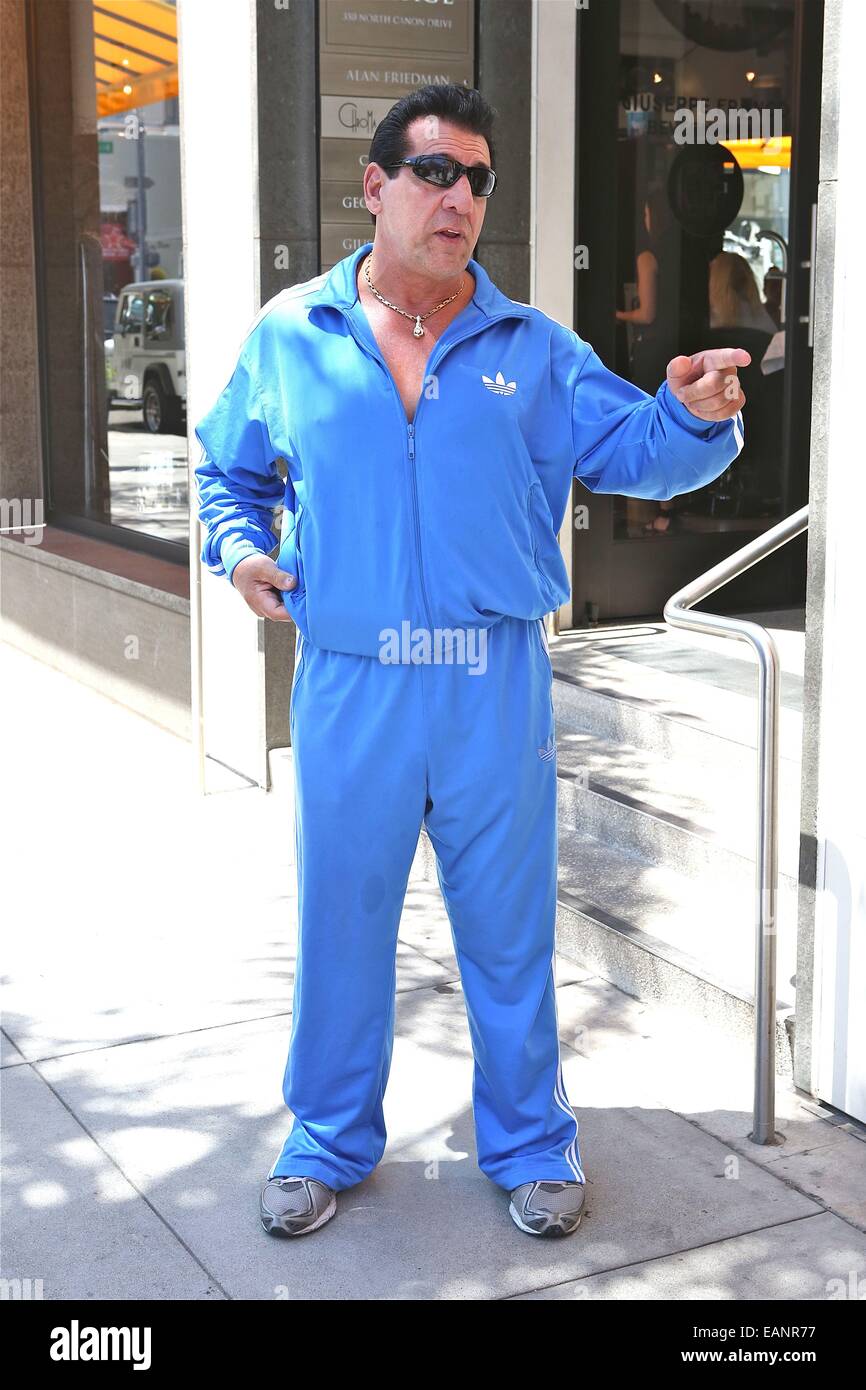 Chuck Zito avvistato in Beverly Hills indossando un blu Adidas tuta dotata  di: Chuck Zito dove: Los Angeles, California, Stati Uniti quando: 17 Maggio  2014 Foto stock - Alamy