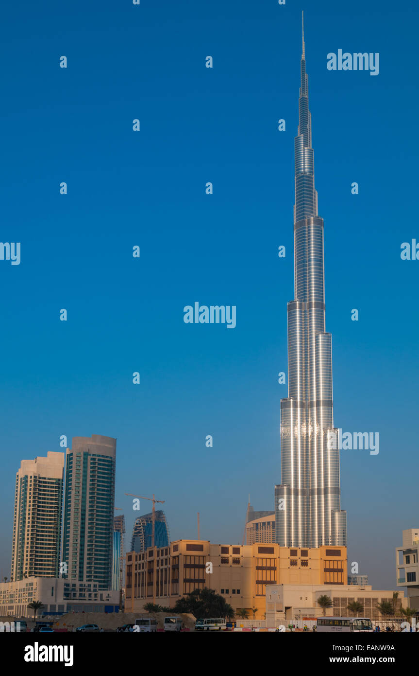 Edificio più alto del mondo, il Burj Khalifa a Dubai Foto Stock