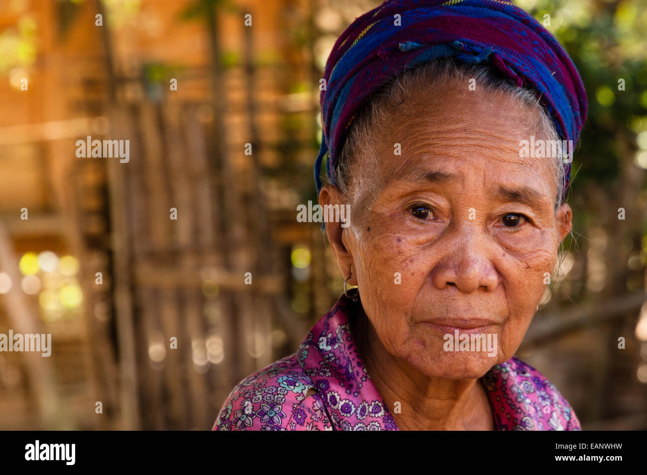 Ritratto di un anziano Lao donna Foto Stock