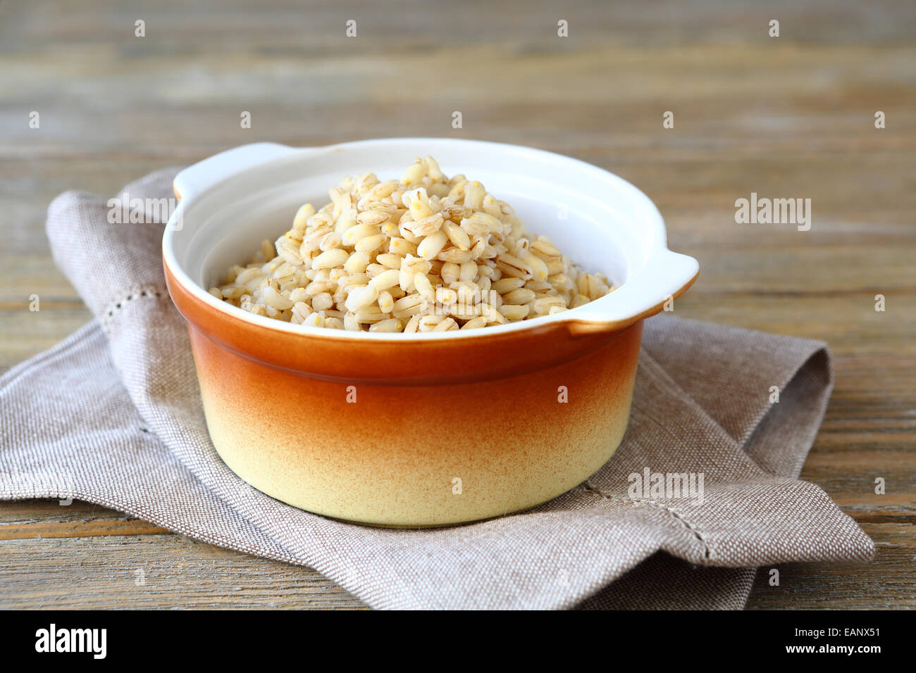 Il Porridge di orzo perlato in pentola, Cibo prelibato Foto Stock