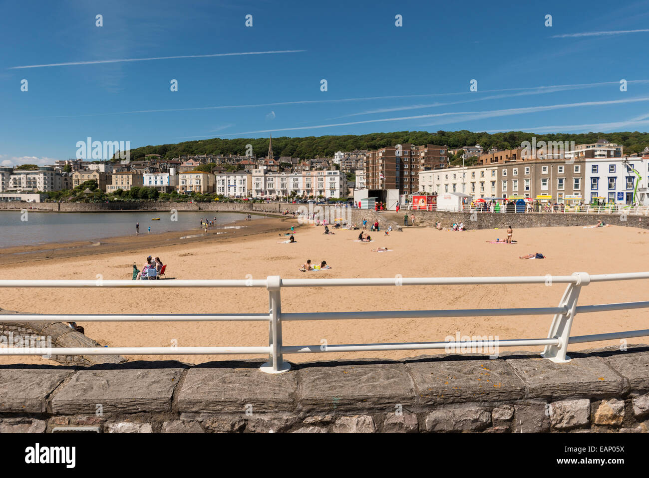 Lago marino e la sua spiaggia di sabbia in Weston super Mare, Somerset, Regno Unito Foto Stock