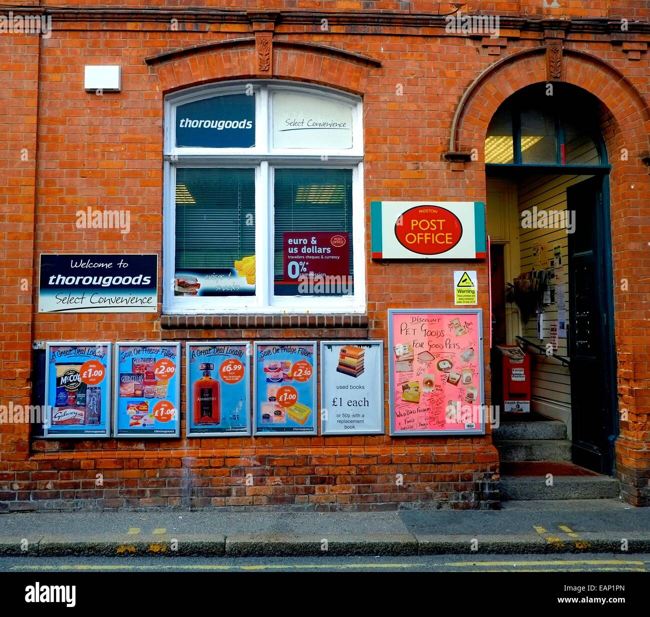 Padstow convenience store post office. Cornwall Inghilterra Regno Unito Foto Stock