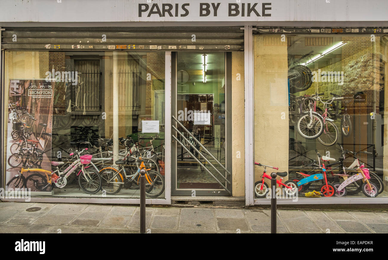Vetrina del negozio di biciclette Parigi in bicicletta, Parigi, Ile de france, Francia Foto Stock
