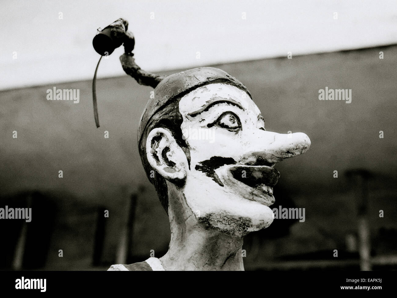 Bizzarro clown in Yogyakarta in Java in Indonesia nel sud-est asiatico in Estremo Oriente. Surreale surrealista surrealismo Travel Foto Stock