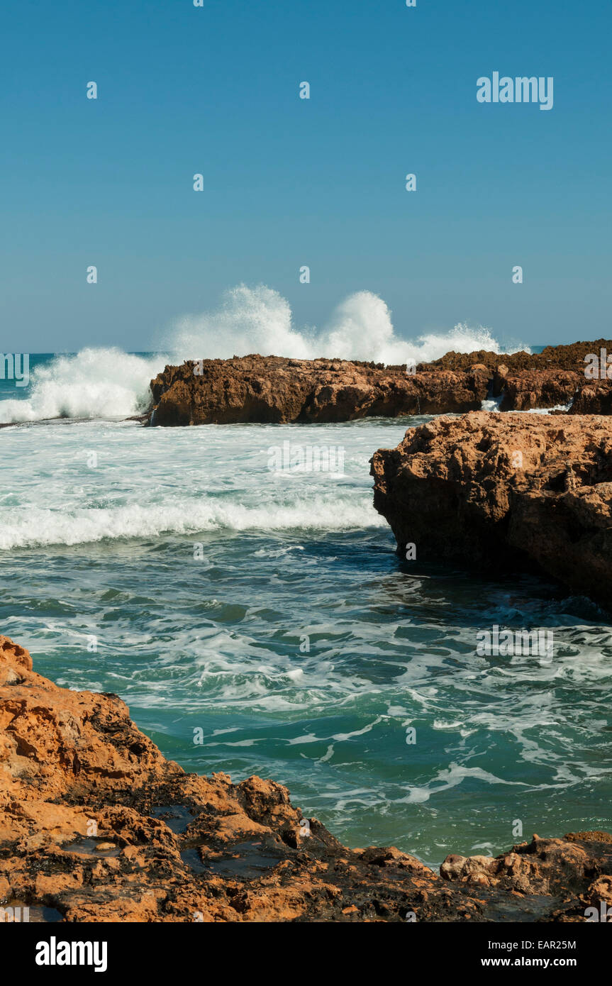 Surf rompe al punto Quobba, Coral Coast, WA, Australia Foto Stock