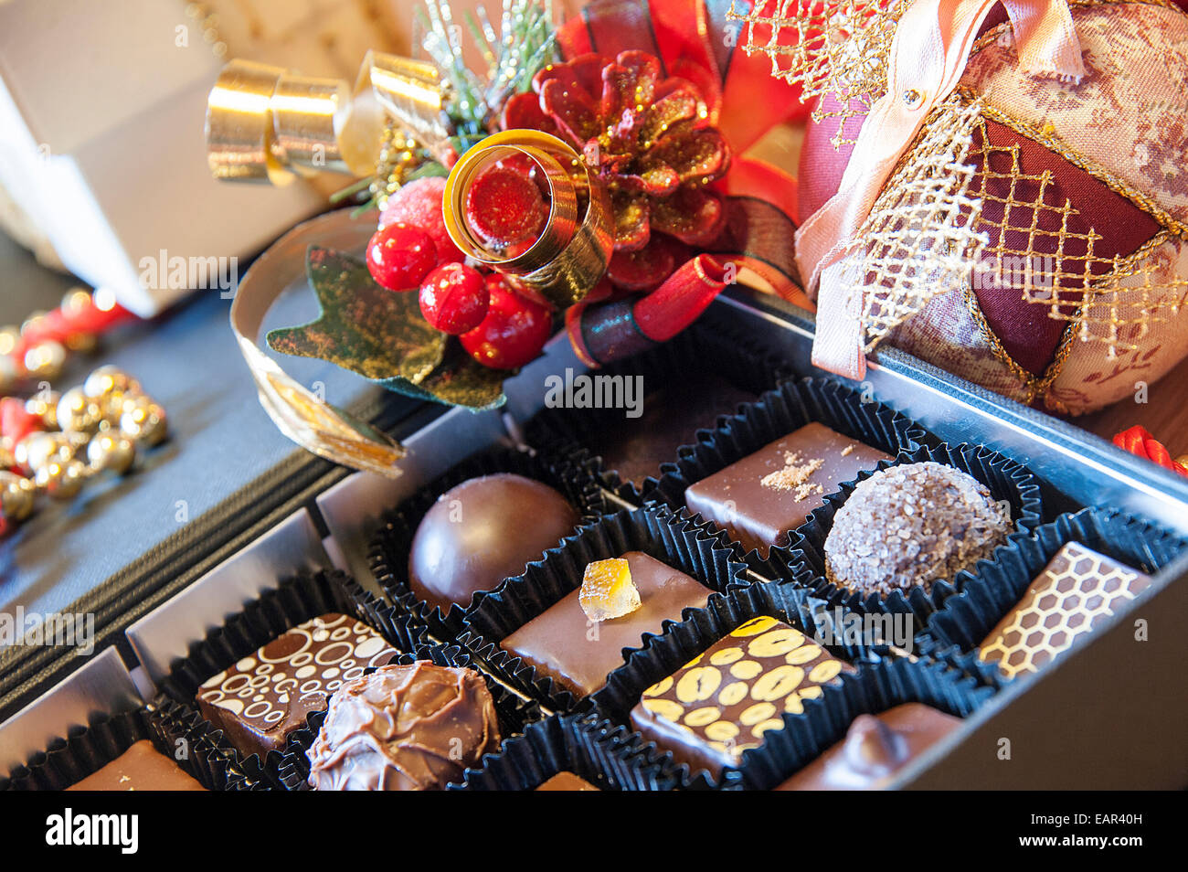 Delizioso cioccolato in una scena di Natale Foto Stock