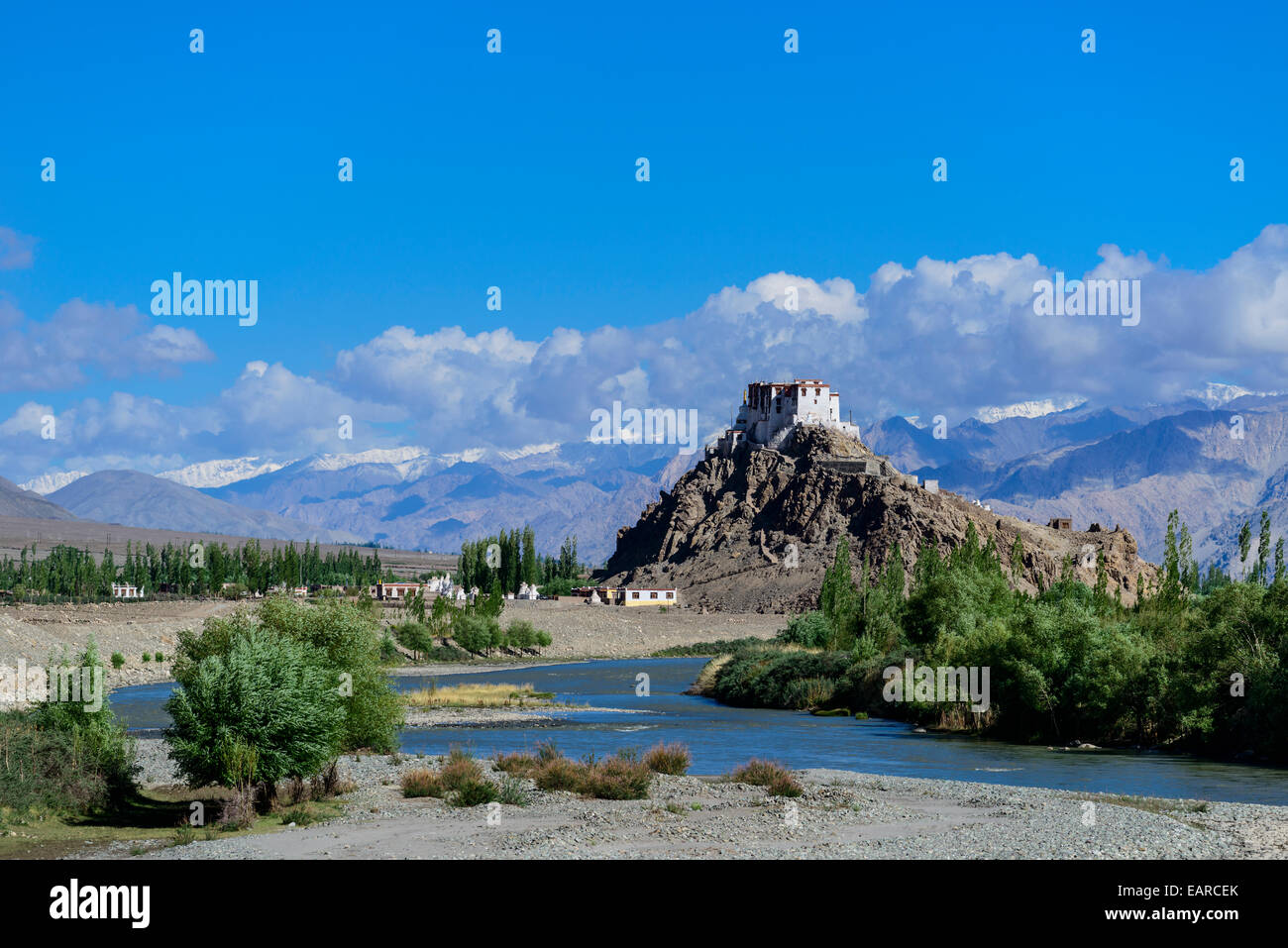 Stakna Gompa, costruito su una collina alta sopra fiume Indo, Ladakh, Jammu e Kashmir India Foto Stock