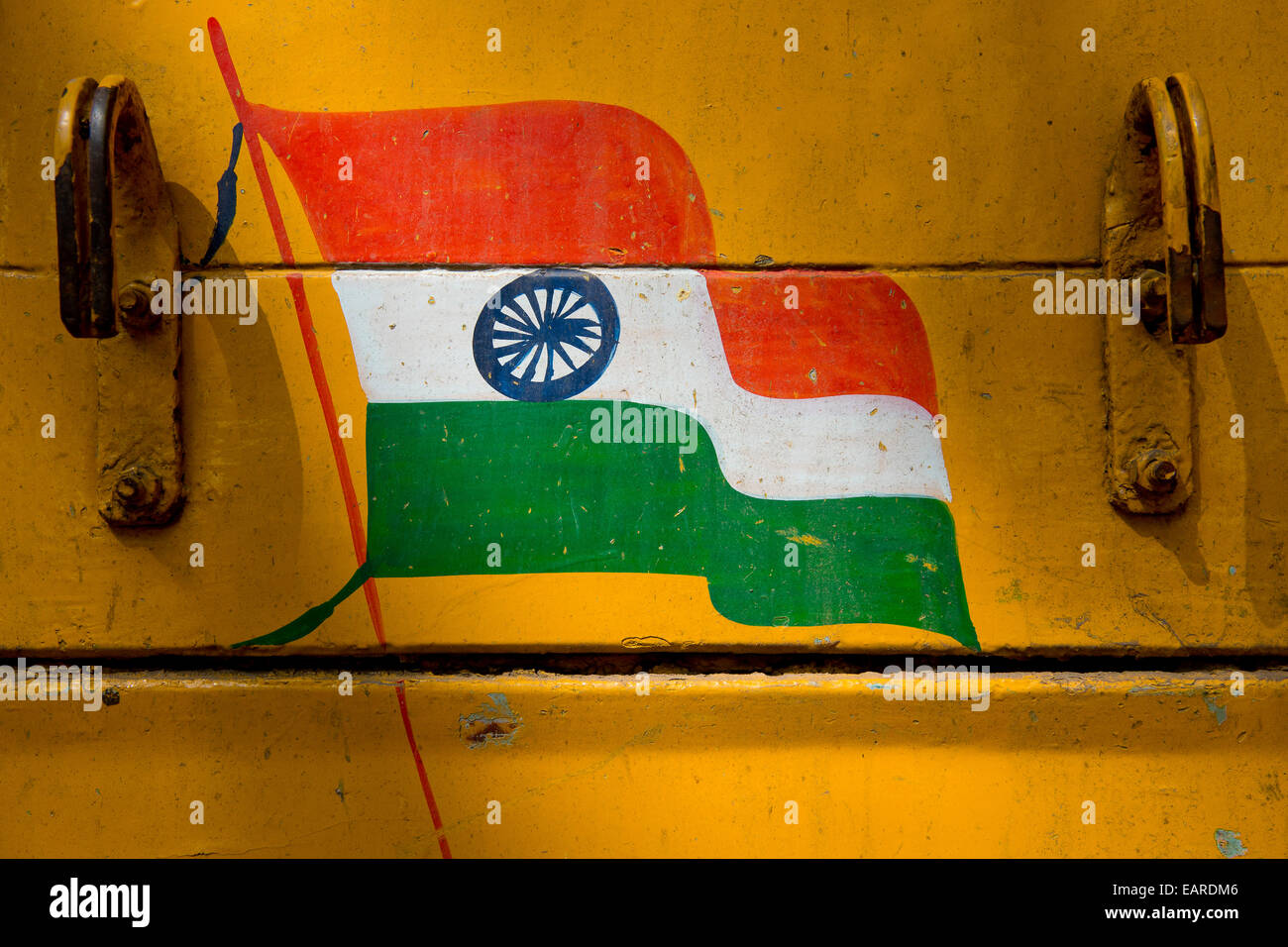 Indian bandiera nazionale, dipinto su un carrello, Rameswaram, Pamban Isola, Tamil Nadu, India Foto Stock