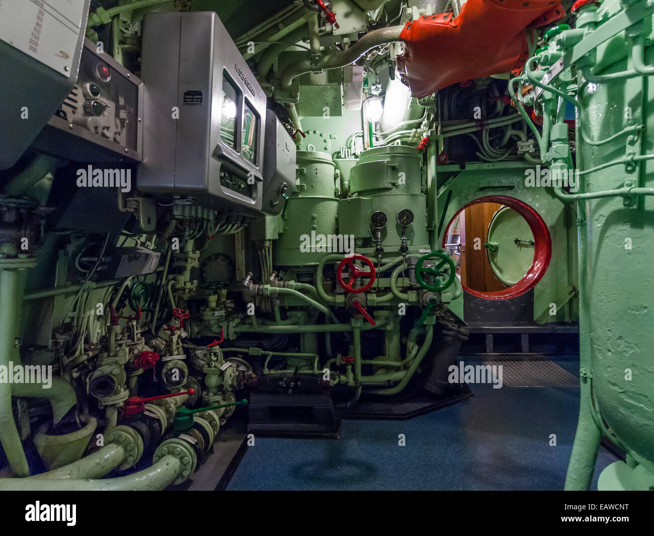 Camera motore della storica sommergibile tedesco U-2540 " Wilhelm Bauer', ora un museo nave in Bremerhafen, Germania. Foto Stock