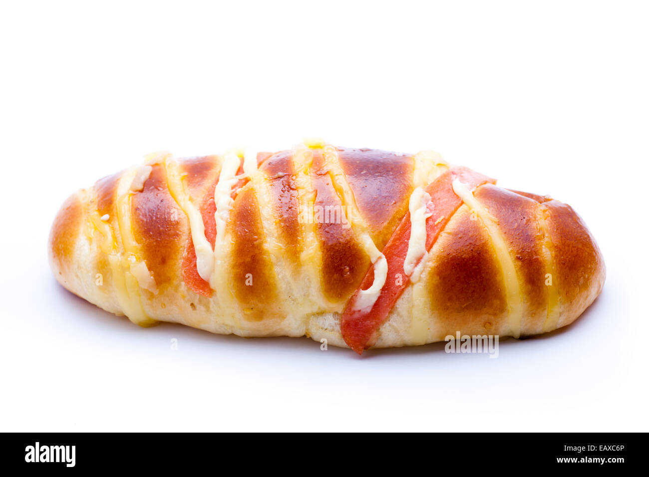 Salsiccia di prosciutto pane isolato su bianco. Foto Stock