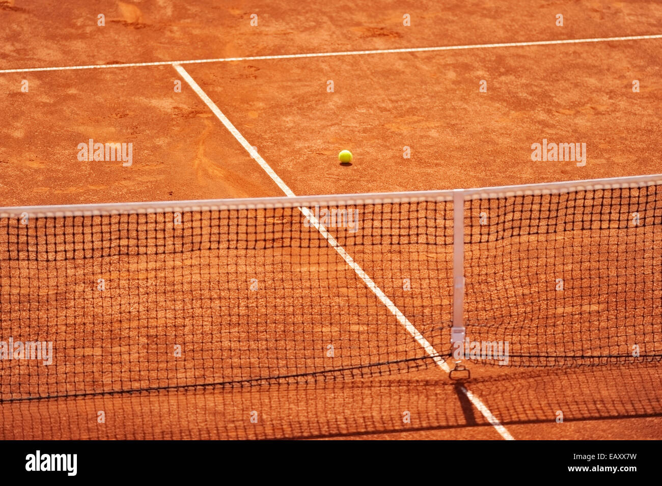 Sport dettaglio con un vuoto di campo da tennis in terra battuta Foto Stock